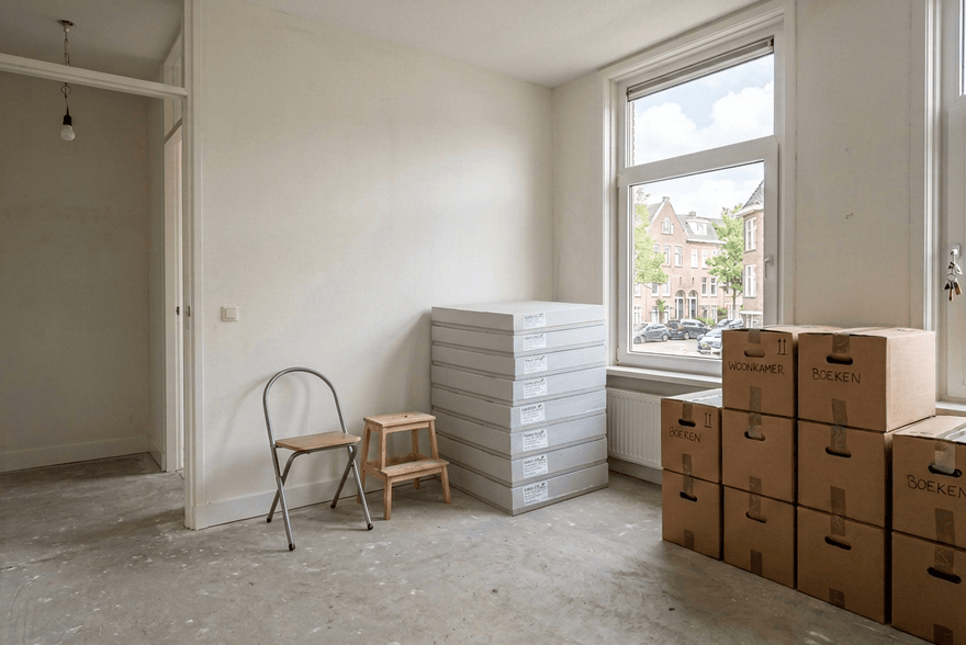 Tapijttegels in een huurwoning: wat mag je, en hoe pak je het aan?