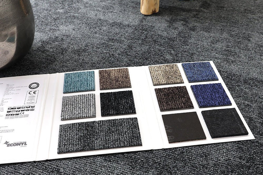 Tapijttegels kleur kiezen: Monique’s beste tips om fouten te voorkomen