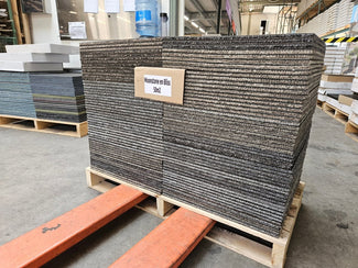 A - keus mix pallet 50x50cm v.a. 50 m2 - Van Heugten Tapijttegels B.V.