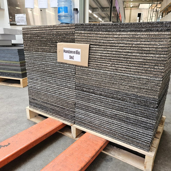 A - keus mix pallet 50x50cm v.a. 50 m2 - Van Heugten Tapijttegels B.V.