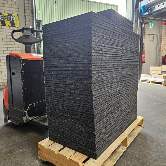 Champion SN Antraciet (B-keus) 45x45cm pallet v.a. 50m2 - Van Heugten Tapijttegels B.V.